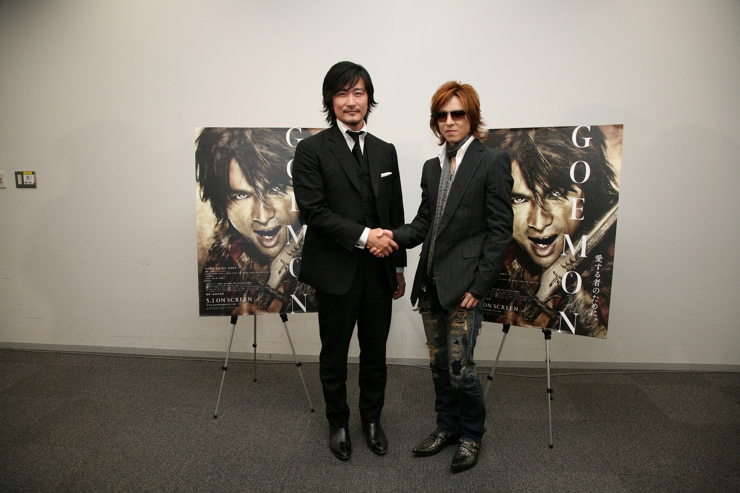 YOSHIKIはVIOLET UKとして主題歌「ROSA」を提供。現在、海外での発売も予定されている（写真は3月23日に行われた映画完成披露記者会見の模様）。