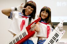 桃井はるこ（写真右）