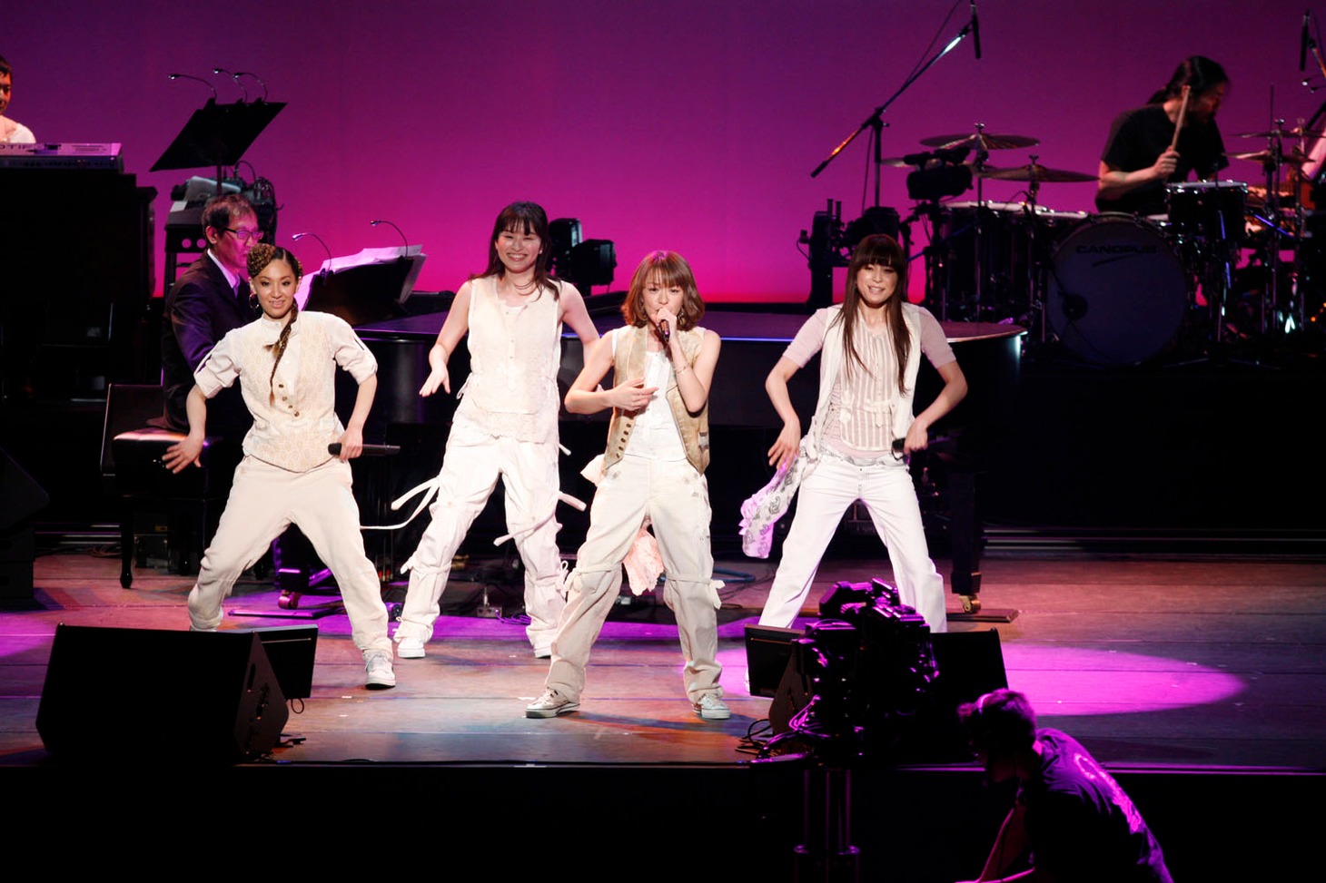 写真は「卒業のうた’09～song for tomorrow～」の様子