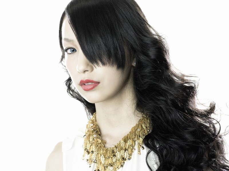 今週末は多くのテレビ番組に出演する中島美嘉。ほかにも5月15日(金)には「ミュージックステーション」、5月16日(土)には「CDTV」、5月17日(日)には「うたばん」に出演する。