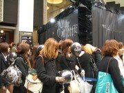 PARCO part1前に設置された黒いブース。