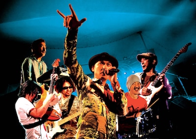 現在彼らは今夏にリリース予定の12年ぶりニューアルバムを制作中。