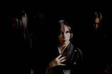 陰陽座のドラマー斗羅は本人の希望により、今後は本名の河塚篤史名義でサポートミュージシャンとしてバンドに参加する。