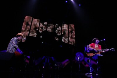 「またライブもやりたいし、たくさん曲も書きたい。どうか皆さん温かく見守ってください」と語った2人。今年は精力的な活動を展開してくれそうだ。