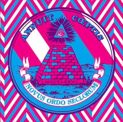 フリーメイソンのシンボル「プロビデンスの目」を思わせる「COMING SOON」のジャケットデザイン。