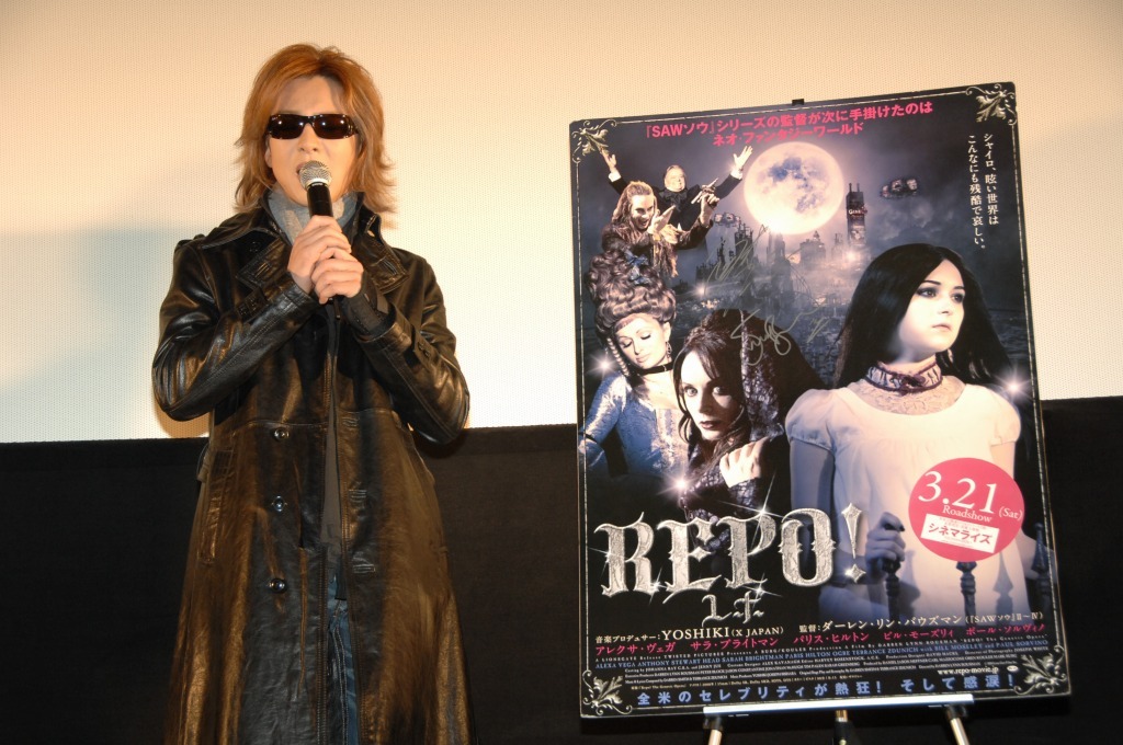 これまで数々の映画音楽を手がけてきたYOSHIKI。会見では現在も携わっている作品があり、続々とオファーが寄せられていることを明かした（写真は舞台挨拶の様子）。