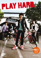 NICO Touches the Wallsは1万枚限定生産のシングル「ビッグフット」を5月13日に発売（使用モデル：NIKE TERMINATOR HIGH）。