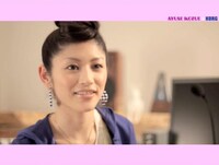 インタビューに答えるAYUSE KOZUE。