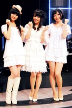 自分たちがゲストとして番組に出演していたときは関根麻里に会うのが楽しかったというPerfume。あ～ちゃんは「自分たちもゲストの皆さんからそう思ってもらえるトークがしたいです！」と意気込んだ。