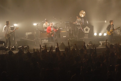 GOING UNDER GROUND（写真：岡利恵子）