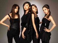 新曲「S.P.D.」はモダンなサウンドが印象的な、ミドルテンポのR&Bナンバー。ビデオではこの4人ならではのダンスシーンが期待される。