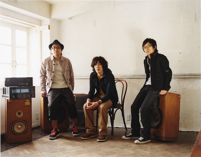 今週末10月30日には「MINAMI WHEEL 2009」に、11月14日には「shimokita round up 2」に出演。精力的なライブ活動が続いている。