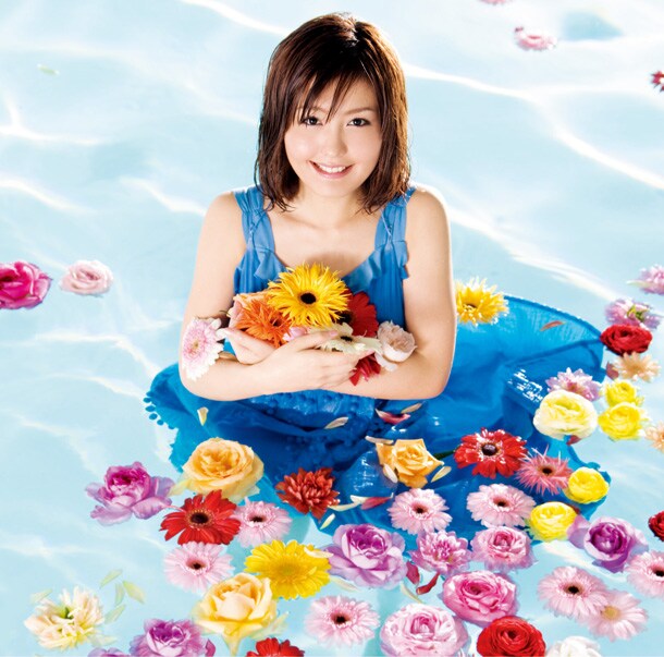 「STARCHILD FESTIVAL 2009・spring」ではソロライブのみならず大忙しのあいぽん。一足早い新曲披露にも期待しておこう（写真はアルバム「サプリメント」通常盤ジャケット）。