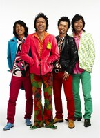 ウルフルケイスケ（写真右端）が見せるいぶし銀の演技に期待。