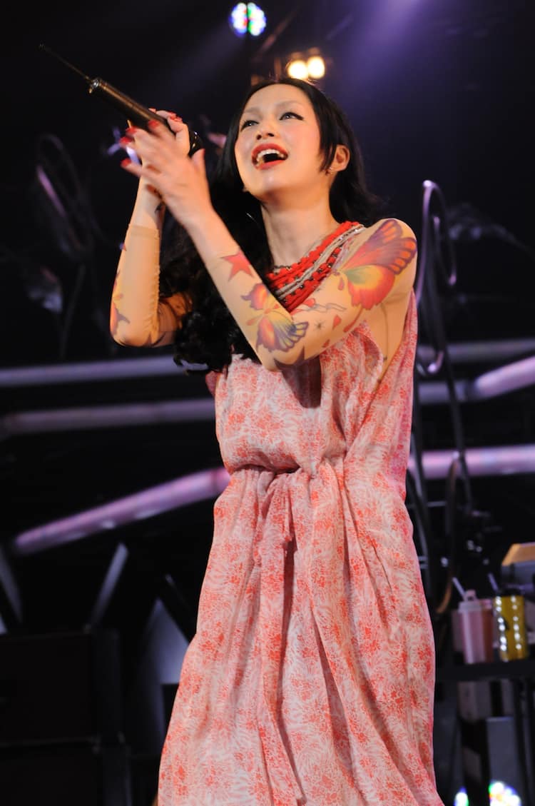 中島美嘉2年ぶり全国ツアー初日、堂々スタート - 音楽ナタリー