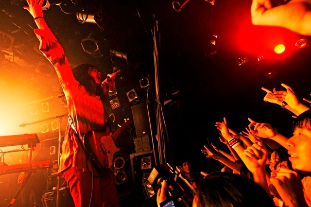 5月6日にはQUATTRO、THE BAWDIES、The Brixton Academy、PILLS EMPIREとともに恒例のライブイベント「Kings vol.2」をLIQUIDROOM ebisuで開催する（撮影：河本悠貴）。