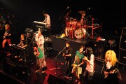 ライブを終えた後藤まりこ(ミドリ)は精根尽き果て、はいつくばって階段を昇っていたとのこと。その姿を観た大槻ケンヂは「怖いオーラ出まくりで、映画『呪怨』かと思った」と言って後藤を苦笑させた。