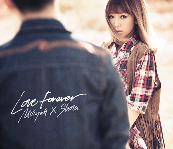 「Love Forever」初回限定盤ジャケット写真。ミリヤの切なげな表情が印象的。