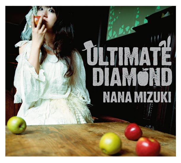 ニューアルバム「ULTIMATE DIAMOND」初回限定盤(写真)に収録されるDVD「新宿コマ劇場座長公演『水樹奈々 大いに唄う』」には、杉田智和、沢城みゆき、若本規夫といった人気声優たちが参加している。
