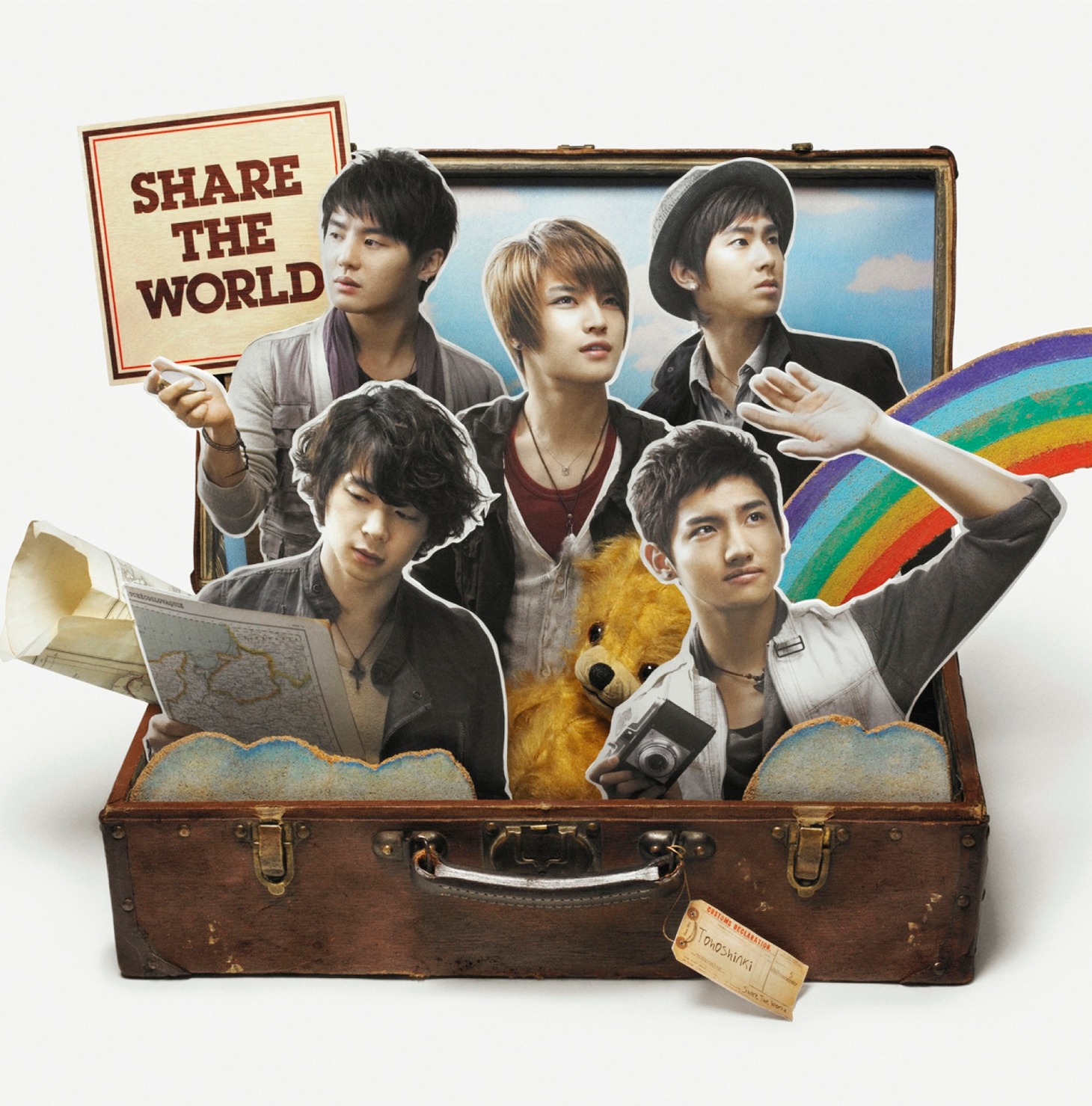 「Share The World」は4月15日付け有線リクエストチャート（J-POP）で1位を獲得。4月9日付けレコチョクデイリーチャートでも、自身過去最高位の3位にランクインしている（写真はシングル「Share The World / ウィーアー！」CD+DVD盤ジャケット）。