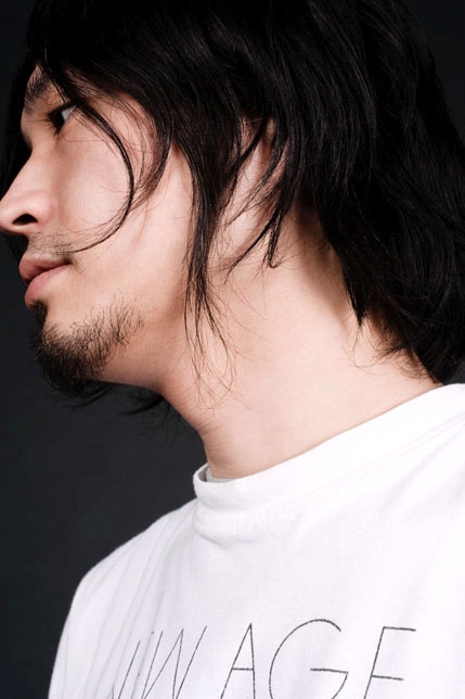 iLLは7月29日にニューシングル「Deadly Lovely」をリリース。その後8月26日に待望のニューアルバム「Force」を発表する。