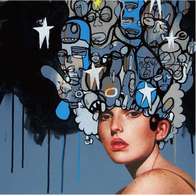 「decadence」CD+DVD仕様ジャケット。