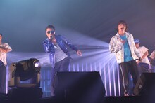 三浦大知（右）は圧倒的なボーカル＆ダンスで、KREVAファンを魅了。