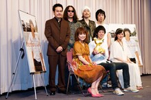 渡辺大知が持っているのは、長野県八ヶ岳の仏像職人が作った特製の金箔張り“カエルちゃん”仏像。今後のキャンペーンでもたびたび登場することになりそうだ。