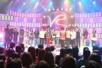 収録の最後には出演者全員で記念撮影。