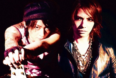 現在全国ツアー「VAMPS LIVE 2009」開催中のVAMPS。放送日の5月15日には川崎CLUB CITTA'公演を行う（写真は右クリック禁止です）。