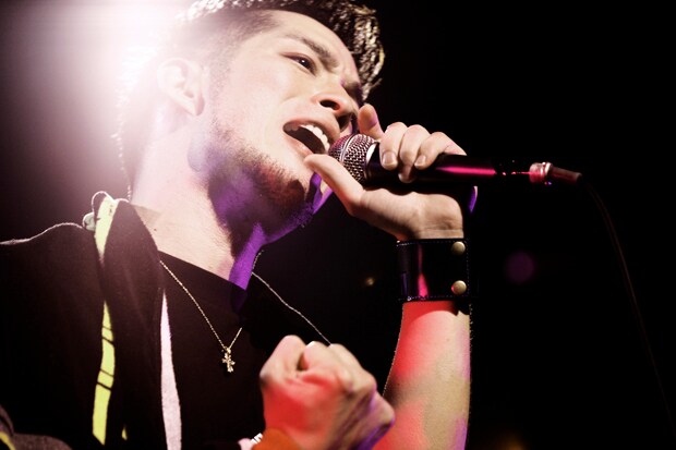 移籍から約3カ月、ついに発表された待望のアルバムリリース。ファンは7月を心して待とう。