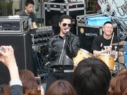 鼠先輩率いるTHE SUPER RATS、白昼に原宿ゲリラライブ