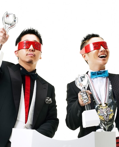 m-floは1999年7月7日、rhythm zoneより「the tripod e.p.」をリリースしメジャーデビューを果たした。