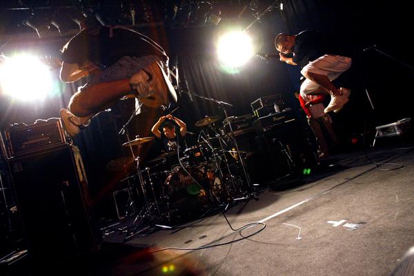 解散までに予定されているライブは残り2本。ファンはぜひ会場に駆けつけて、UPPERの勇姿を目に焼き付けよう。