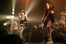 写真は4月22日、Shibuya O-WESTで行われた復活ツアー「LINDBERG 20th Anniversary LIVE【HOP】」のひとコマ。