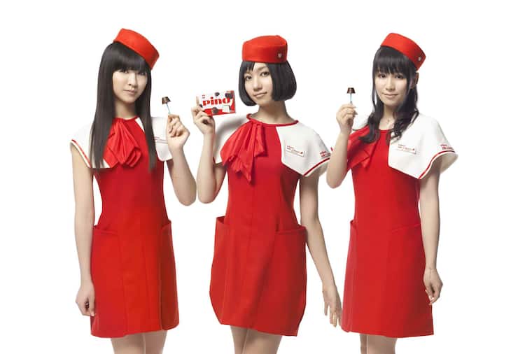 Perfume「ピノ」新CMでキャビンアテンダントに挑戦 - 音楽ナタリー