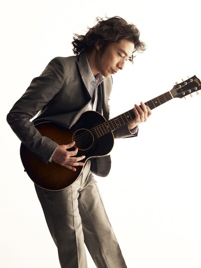 7月15日にリリースされる上戸彩のニューアルバム「Happy Magic～スマイルプロジェクト～」に参加しているトータス。新曲「Honey」を上戸のために書き下ろしている。