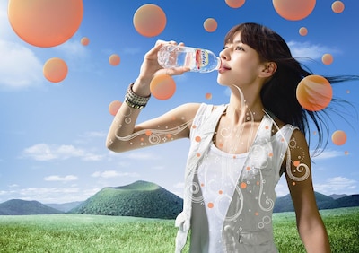 CMはオーストラリアのブリスベン近郊にて撮影。街中のシーンでは、太陽が心地よく射すわずか20分間を狙って撮影が行われた。