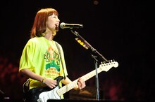 木村カエラは幅広い選曲でオーディエンスを魅了した。