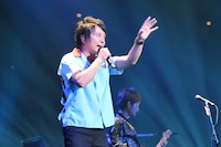 若手女性アーティストたちの競演のあと、最年長らしい貫禄と余裕を見せたポルノグラフィティ。