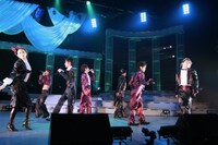 6月24日には5カ月ぶりとなるニューシングルをリリースするAAA（写真は4月29日に行われた全国ツアーファイナルの様子）。