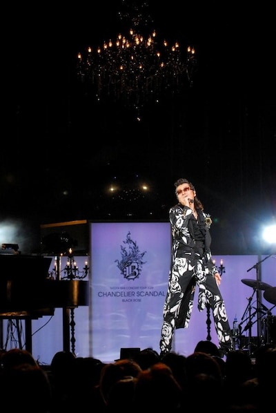 写真は1日目「BLACK ROSE」の模様。