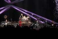 写真は5月2日公演より