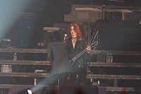 写真は5月2日公演より