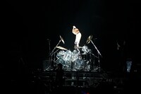 写真は5月2日公演より