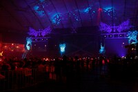 写真は5月2日公演より