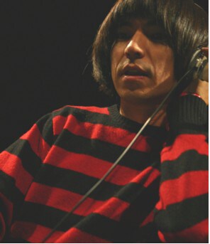 昨年は女性3人組ユニットCOSMETICSのプロデューサーとしても活躍したROCKETMAN＝ふかわりょう。今年はどのような活躍をみせてくれるのか、その動向に注目が集まる。