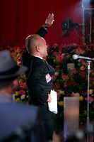 竹中直人は「清志郎さんを嫌いな人なんて誰ひとりいない」と声を詰まらせた。