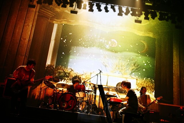 全26曲が披露された今回のステージ。新体制でのスタートを切ってからの半年間を総括するような、圧巻のパフォーマンスとなった。