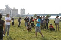 なかなか20人が一度に飛ぶことができず、ルール変更に。